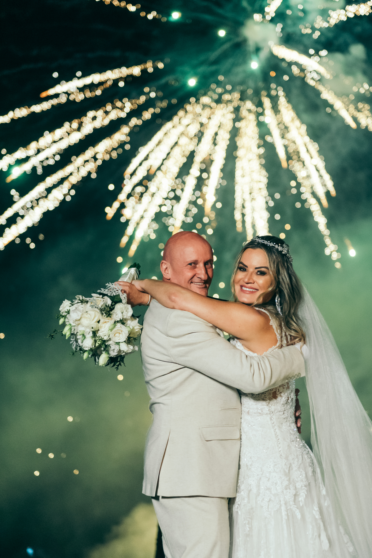 casamento de dia daniela radavelli fotógrafa na serra gaucha vestido de noiva cerimonia de casamento externo casamento vale dos vinhedos