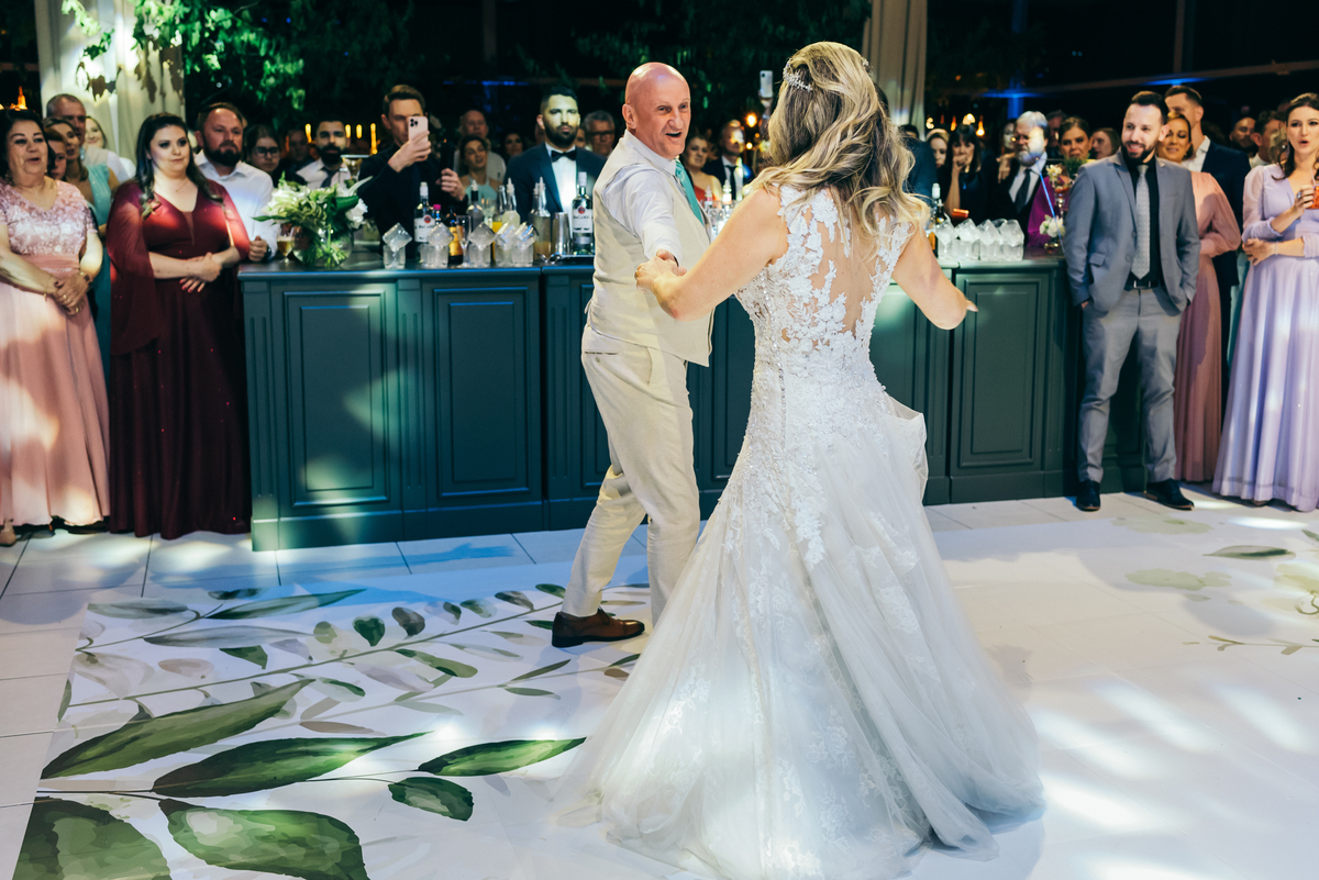 casamento de dia daniela radavelli fotógrafa na serra gaucha vestido de noiva cerimonia de casamento externo casamento vale dos vinhedos