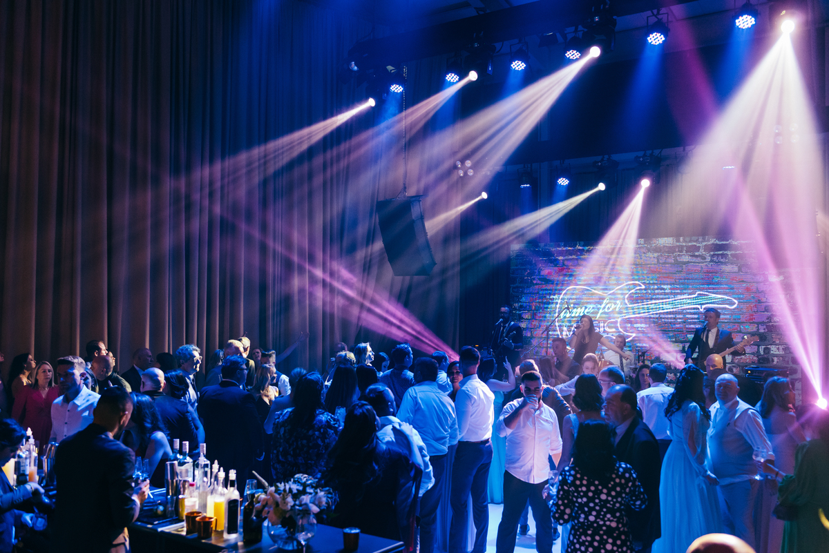 casamento de dia daniela radavelli fotógrafa na serra gaucha vestido de noiva cerimonia de casamento externo casamento  vale dos vinhedos