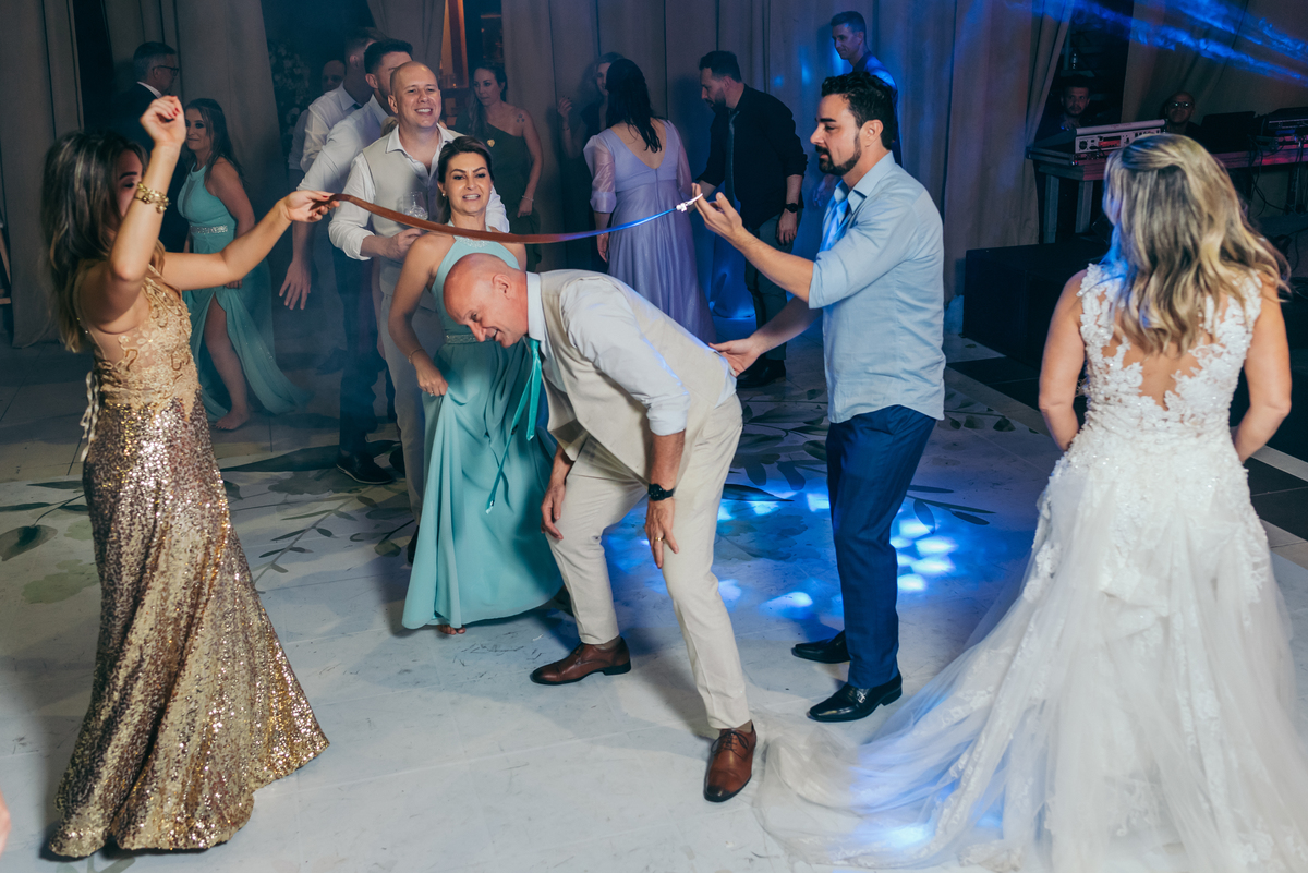 casamento de dia daniela radavelli fotógrafa na serra gaucha vestido de noiva cerimonia de casamento externo casamento  vale dos vinhedos