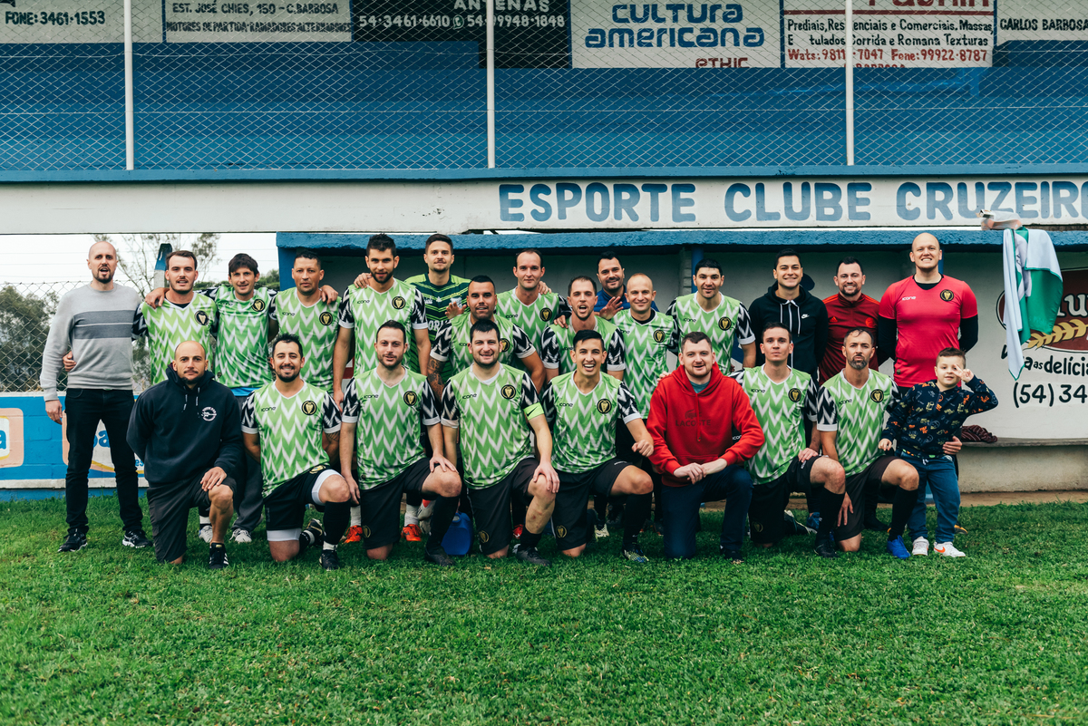 daniela radavelli fotógrafa na serra gaucha vestido de noiva making of noivo casamento carlos barbosa