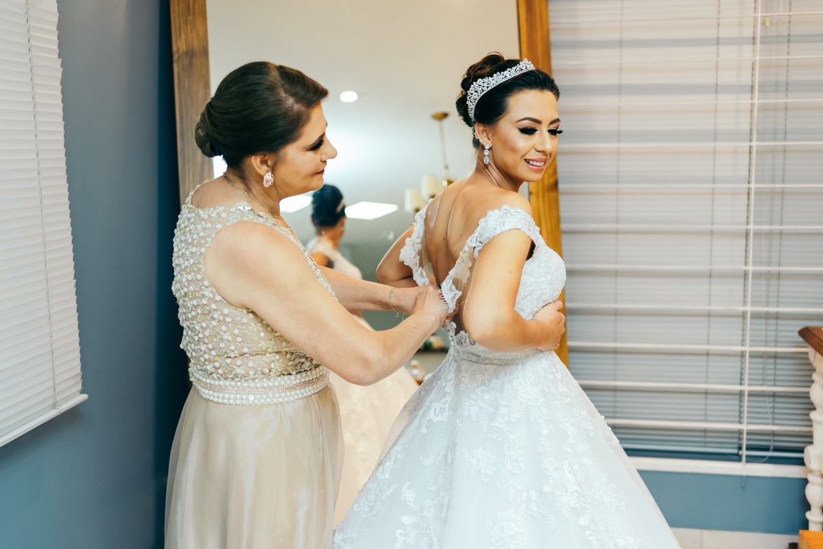 daniela radavelli fotógrafa na serra gaucha vestido de noiva making of noiva casamento carlos barbosa