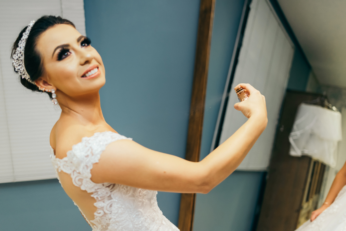 daniela radavelli fotógrafa na serra gaucha vestido de noiva making of noiva casamento carlos barbosa