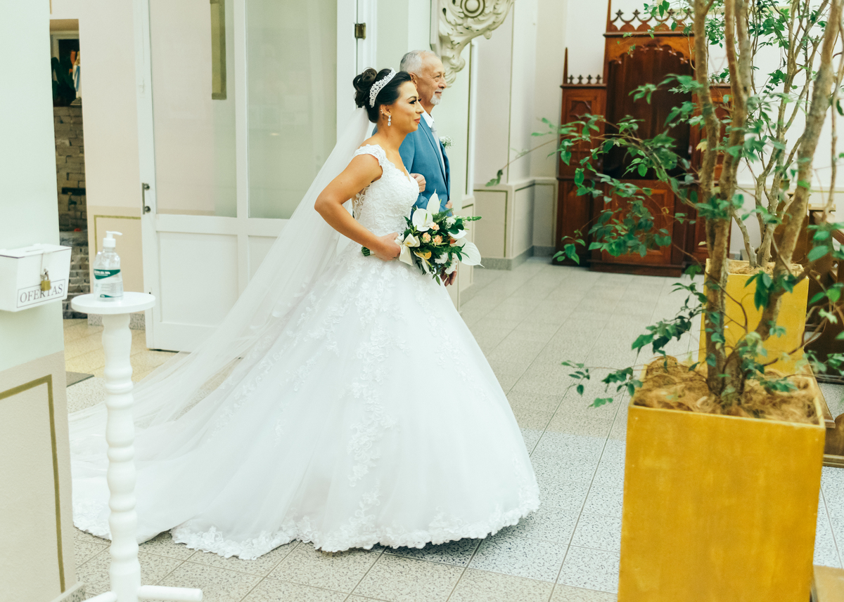 daniela radavelli fotógrafa na serra gaucha vestido de noiva cerimonia de casamento casamento carlos barbosa