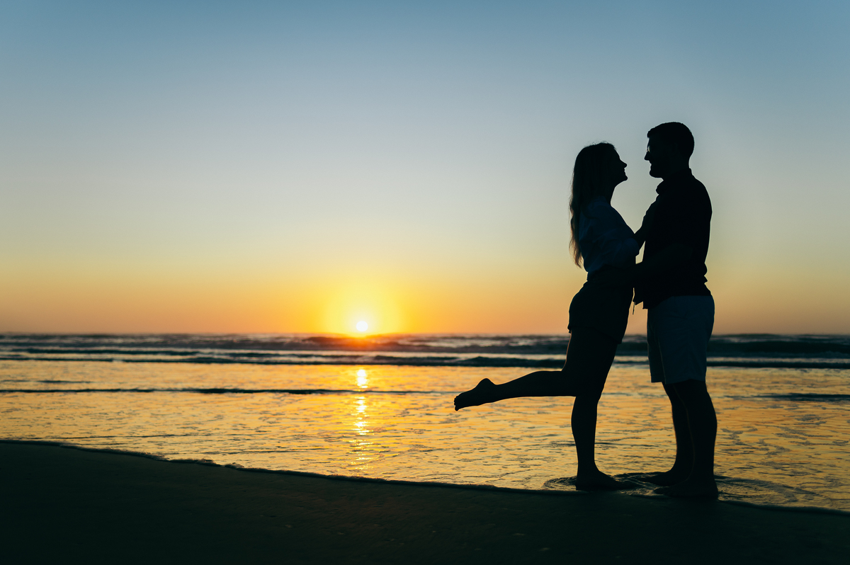 pre wedding ensaio em Torres daniela radavelli fotografia look de ensaio na praia casamento na praia  