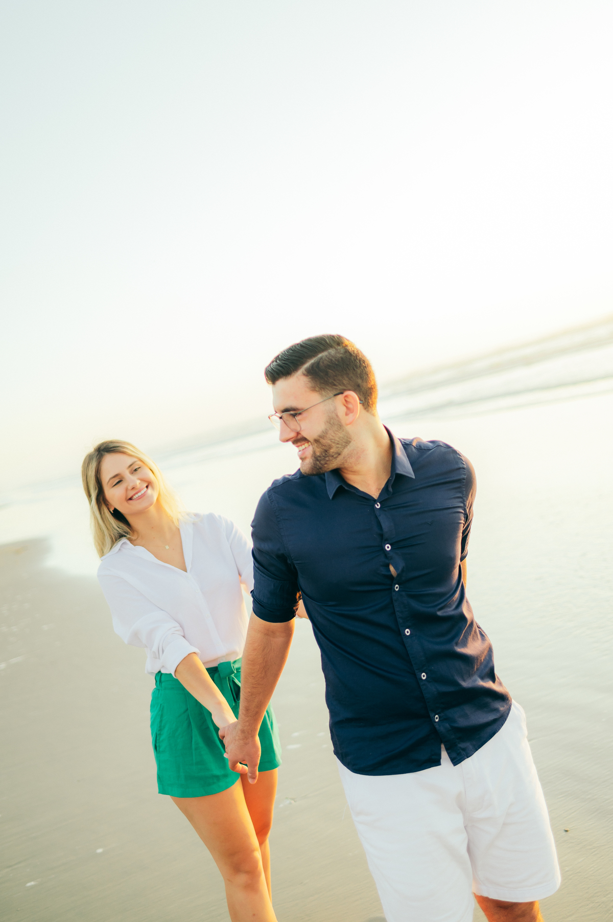 pre wedding ensaio em Torres daniela radavelli fotografia look de ensaio na praia casamento na praia  