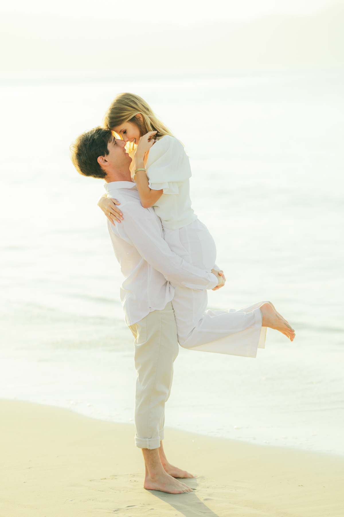 pre wedding ensaio em Floripa daniela radavelli fotografia look de ensaio na praia casamento na praia  