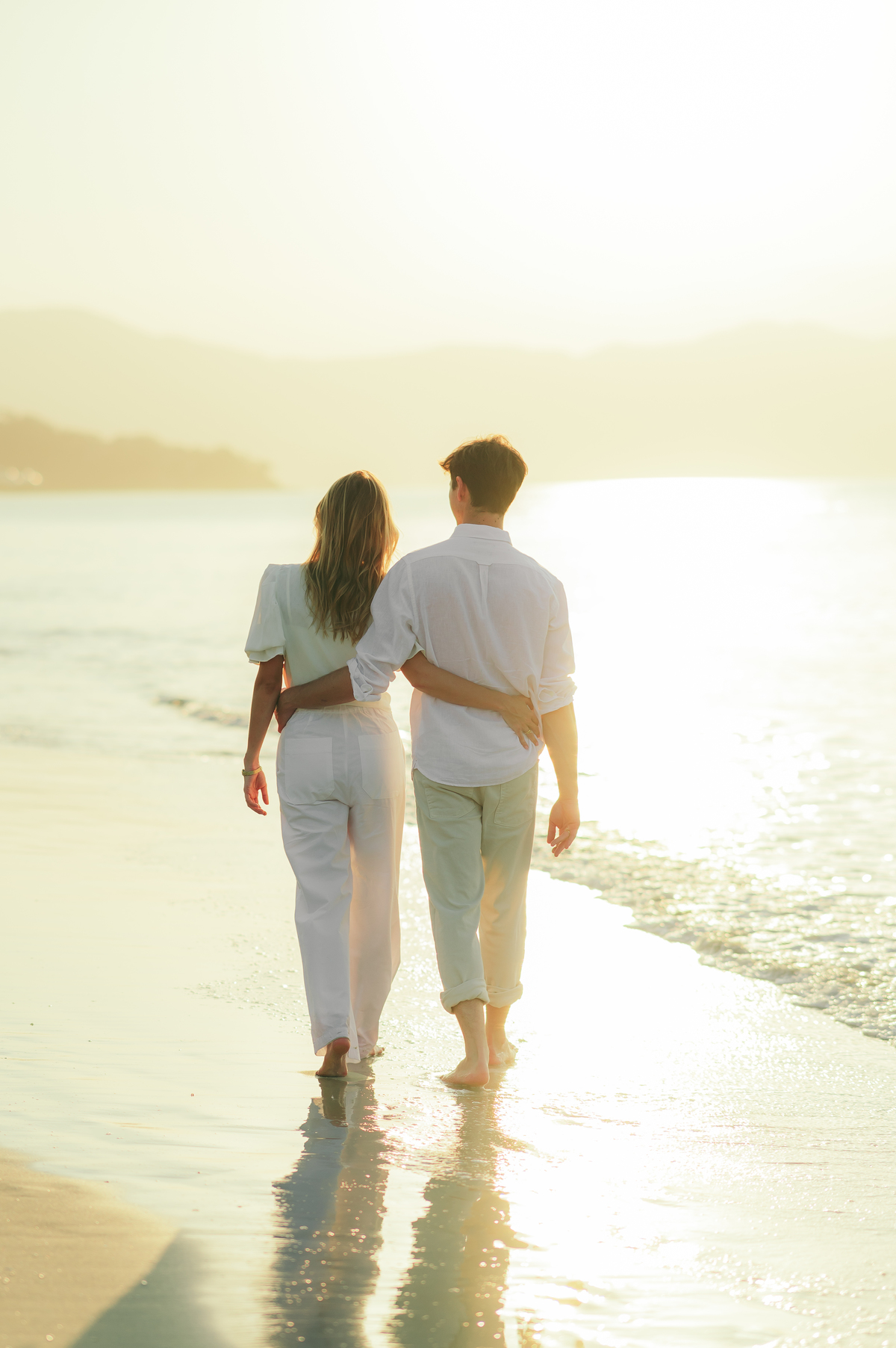 pre wedding ensaio em Floripa daniela radavelli fotografia look de ensaio na praia casamento na praia  