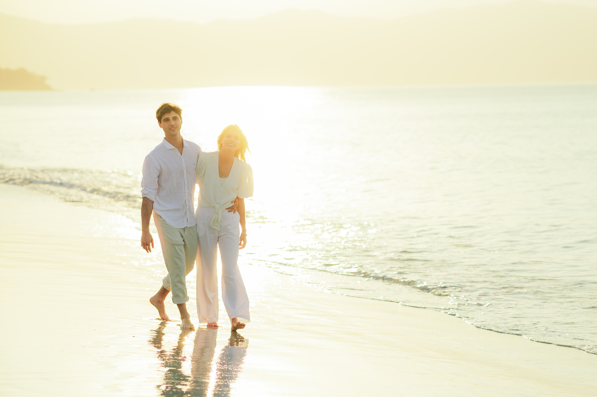 pre wedding ensaio em Floripa daniela radavelli fotografia look de ensaio na praia casamento na praia  