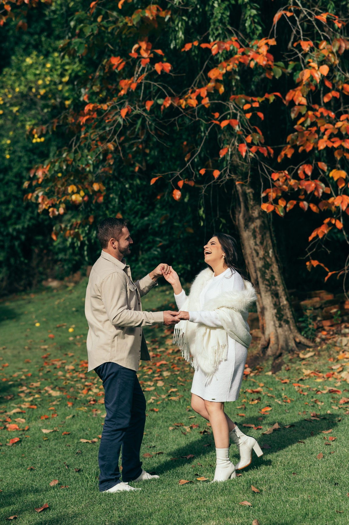 ensaio de casal em Monte Belo do Sul pré wedding na Serra Gaúcha daniela radavelli fotografia fotos com vinho e parreiral 