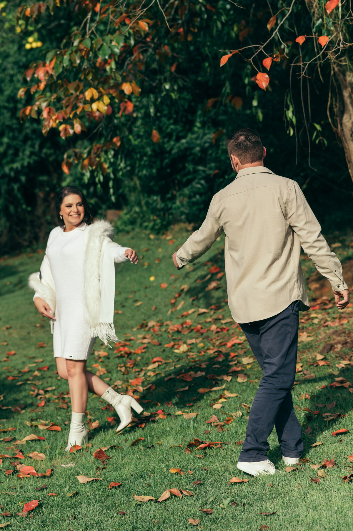 ensaio de casal em Monte Belo do Sul pré wedding na Serra Gaúcha daniela radavelli fotografia fotos com vinho e parreiral 