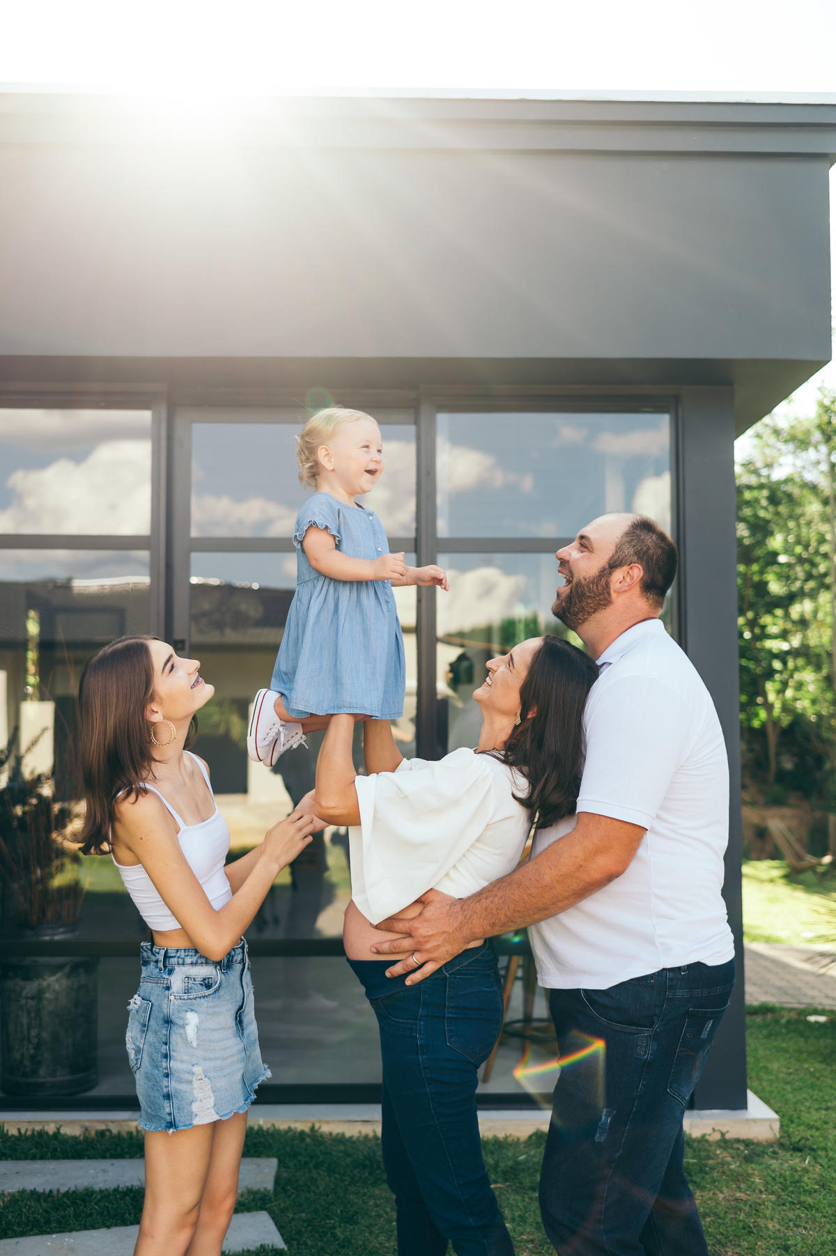 ensaio de gestante ensaio em Monte Belo do Sul daniela radavelli fotografia look de gestante ensaio com por do sol ensaio família