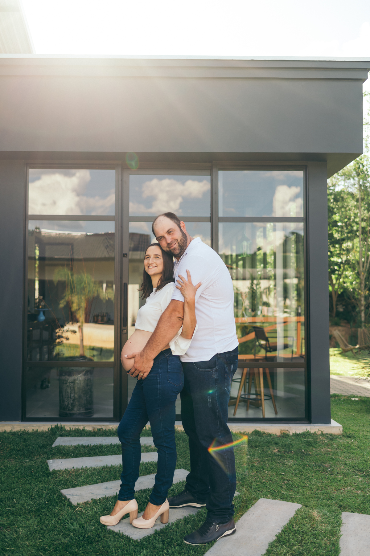 ensaio de gestante ensaio em Monte Belo do Sul daniela radavelli fotografia look de gestante ensaio com por do sol ensaio família
