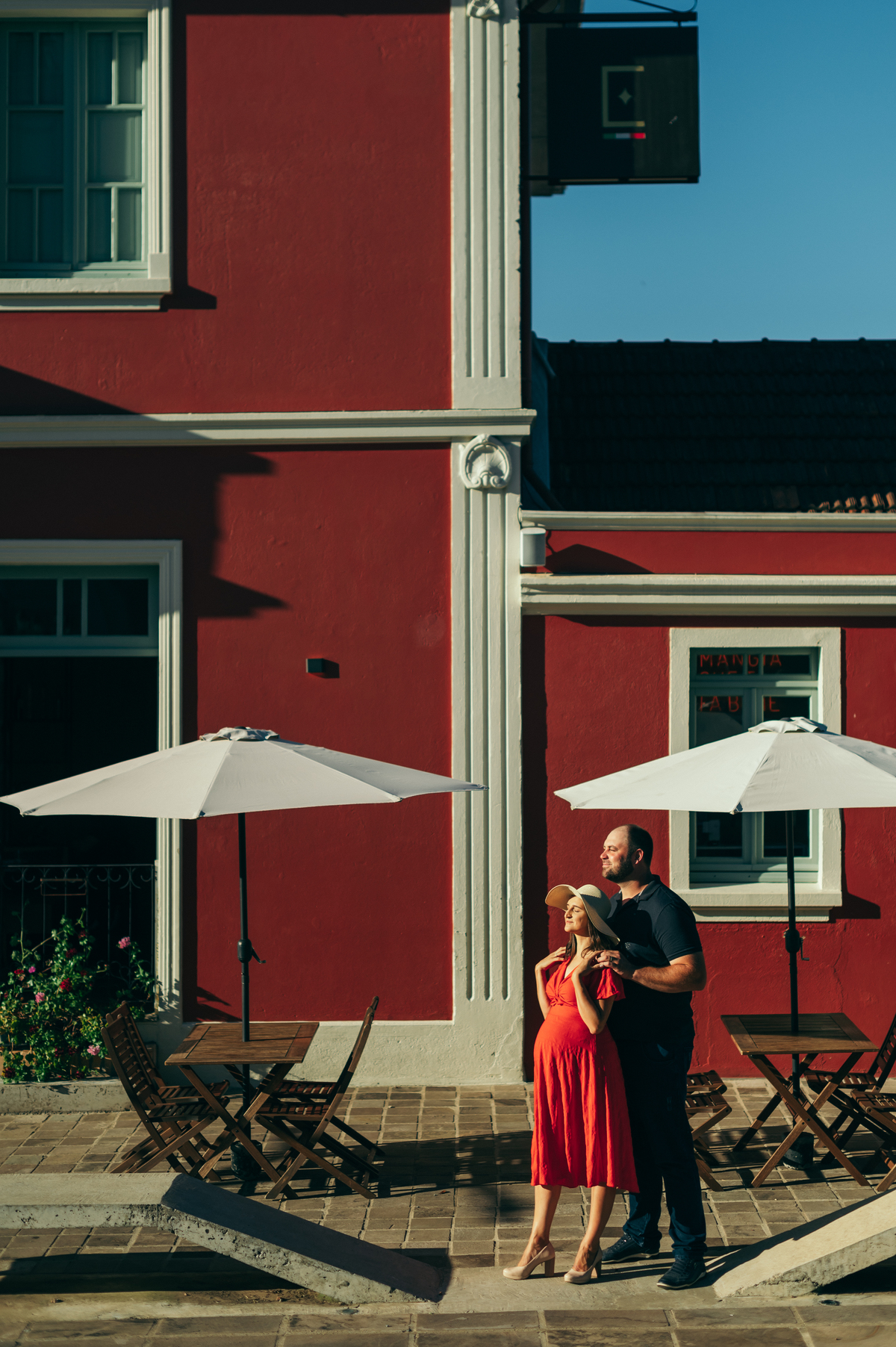 ensaio de gestante ensaio em Monte Belo do Sul daniela radavelli fotografia look de gestante ensaio com por do sol ensaio família