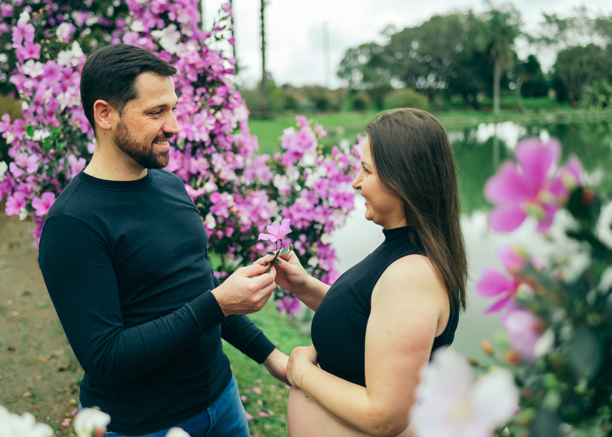 ensaio de gestante ensaio em Carlos Barbosa ensaio em casa daniela radavelli fotografia look de gestante ensaio no outono ensaio família