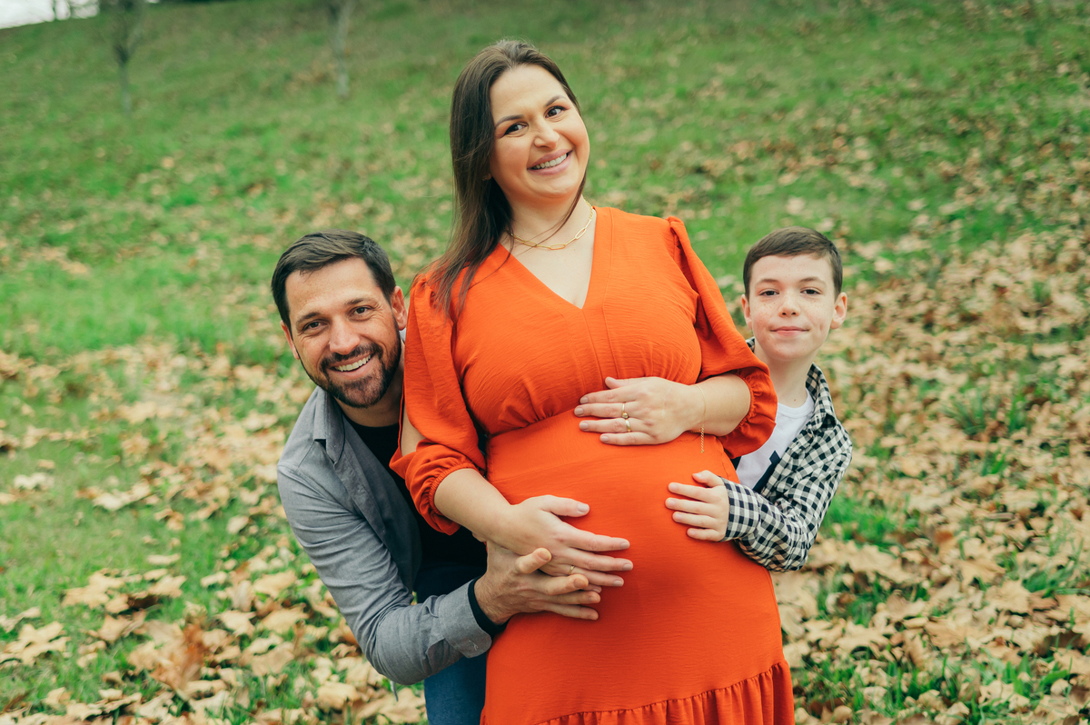 ensaio de gestante ensaio em Carlos Barbosa ensaio em casa daniela radavelli fotografia look de gestante ensaio no outono ensaio família