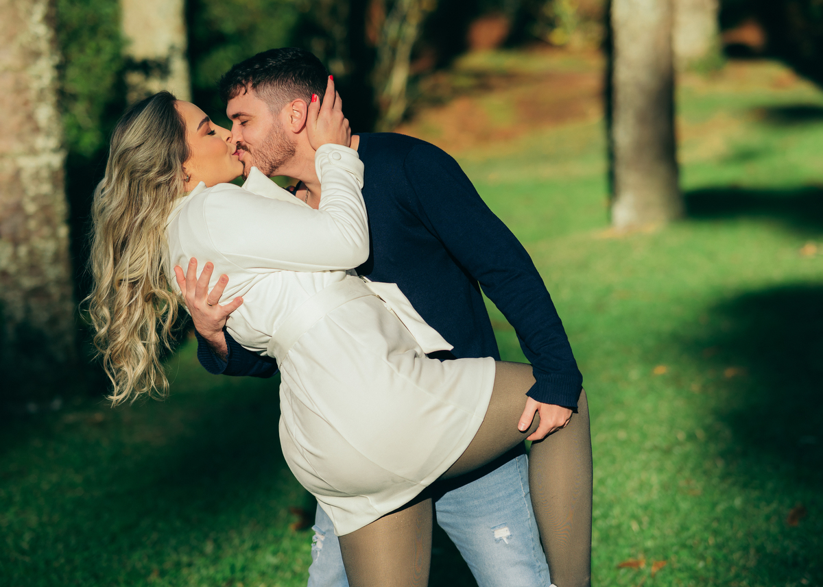 ensaio de casal ensaio pré wedding daniela radavelli fotografia fotografa na serra gaúcha fotógrafa de casamento ensaio em Gramado pedido de casamento noivado