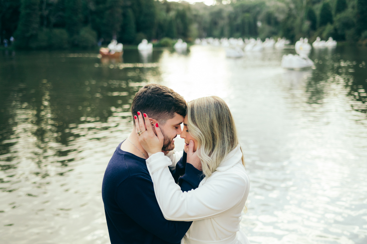 ensaio de casal ensaio pré wedding daniela radavelli fotografia fotografa na serra gaúcha fotógrafa de casamento ensaio em Gramado pedido de casamento noivado