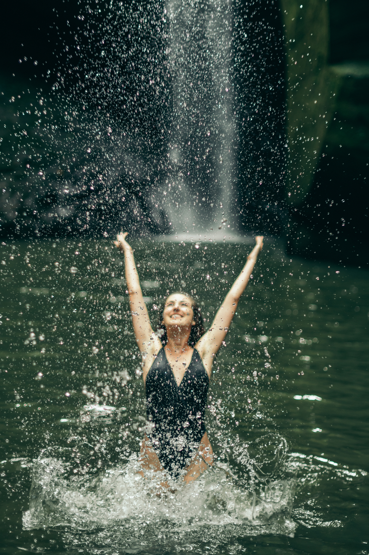 ensaio feminino ensaio no verão daniela radavelli fotografia Cachoeira das Andorinhas Rolante ensaio feminino fotografa na serra gaucha 