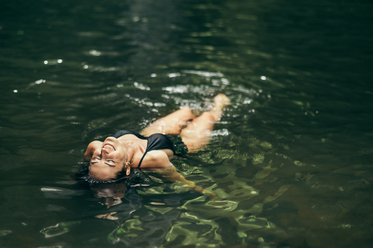 ensaio feminino ensaio no verão daniela radavelli fotografia Cachoeira das Andorinhas Rolante ensaio feminino fotografa na serra gaucha 
