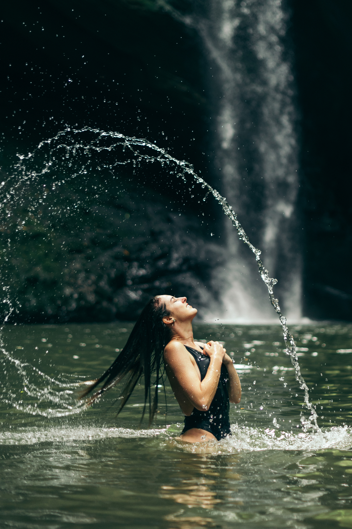 ensaio feminino ensaio no verão daniela radavelli fotografia Cachoeira das Andorinhas Rolante ensaio feminino fotografa na serra gaucha 