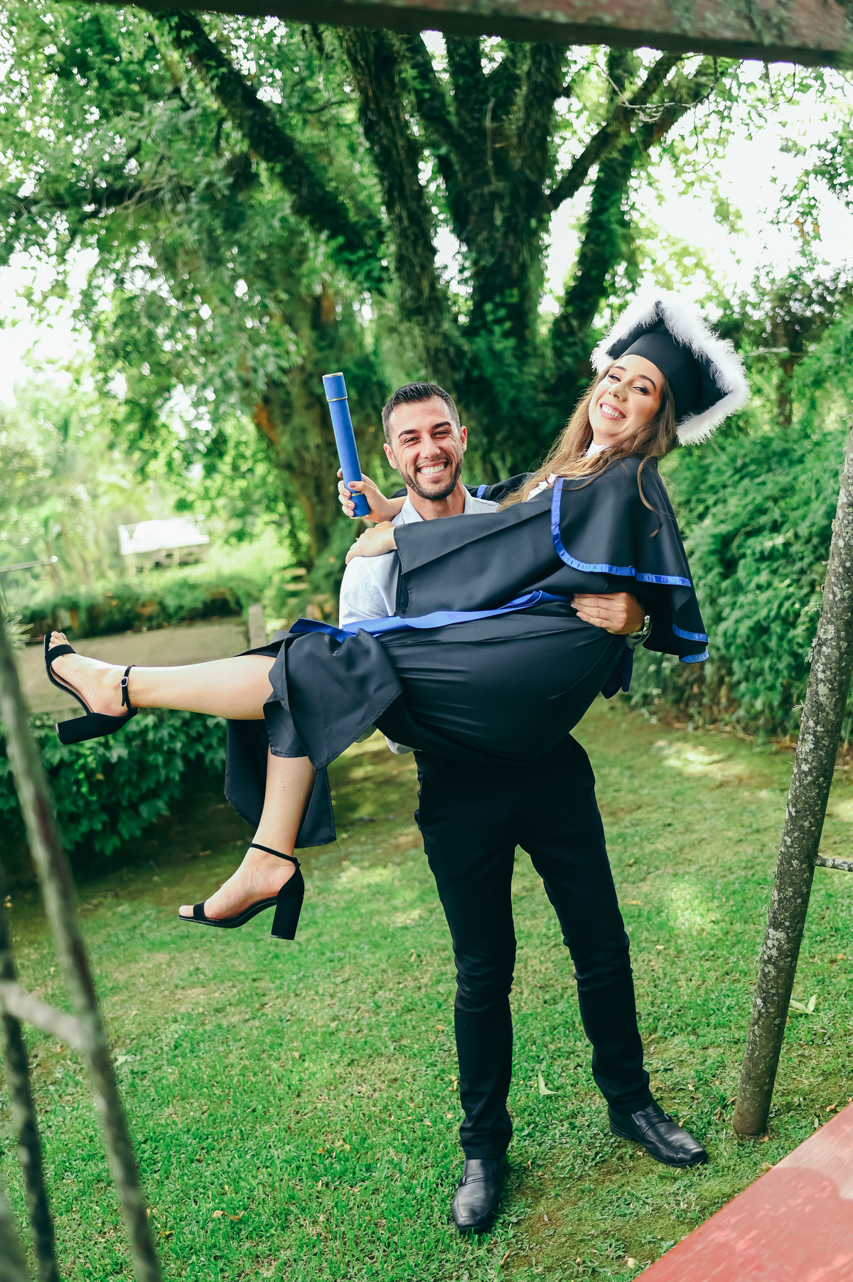 ensaio formatura daniela radavelli fotografia fotógrafa na Serra Gaúcha fotos de toga fotos de formatura ensaio com família Vinícola Don Giovanni Pinto Bandeira