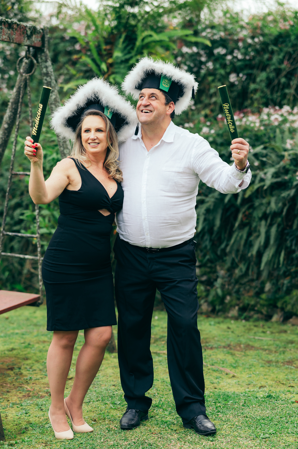 ensaio formatura daniela radavelli fotografia fotógrafa na Serra Gaúcha fotos de toga fotos de formatura ensaio com família Vinícola Don Giovanni Pinto Bandeira formatura em dupla