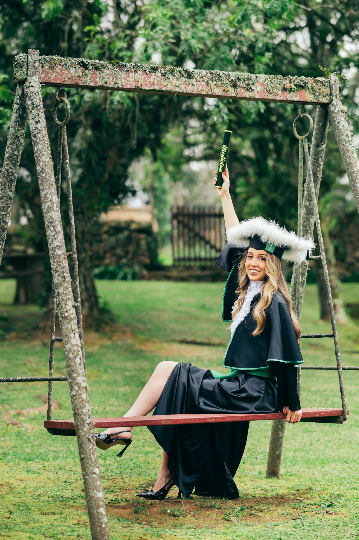 ensaio formatura daniela radavelli fotografia fotógrafa na Serra Gaúcha fotos de toga fotos de formatura ensaio com família Vinícola Don Giovanni Pinto Bandeira formatura em dupla