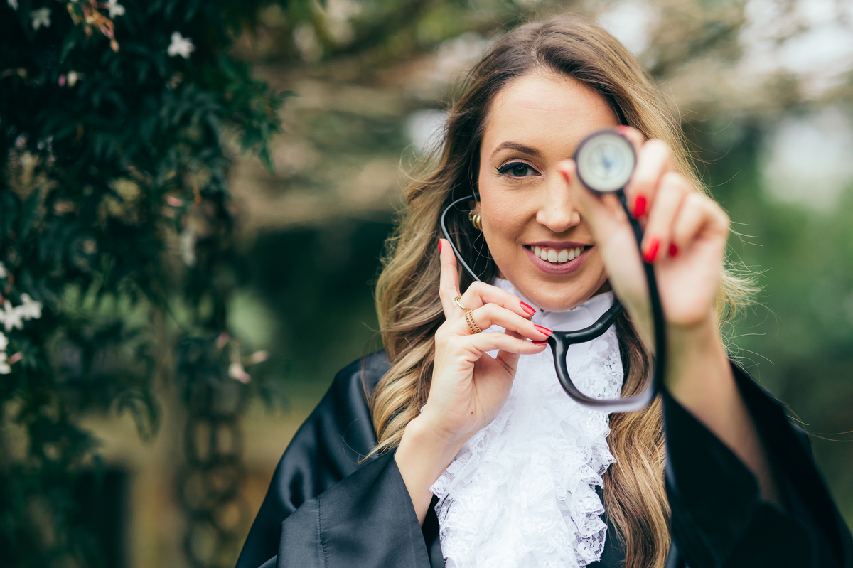 ensaio formatura daniela radavelli fotografia fotógrafa na Serra Gaúcha fotos de toga fotos de formatura ensaio com família Vinícola Don Giovanni Pinto Bandeira formatura em dupla