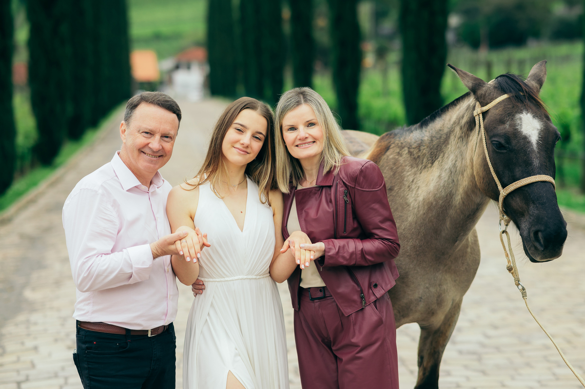 ensaio 15 anos daniela radavelli fotografia fotos de 15 anos fotografa de 15 anos debutante fotos de debutante Vinícola Alma Única Vale dos Vinhedos