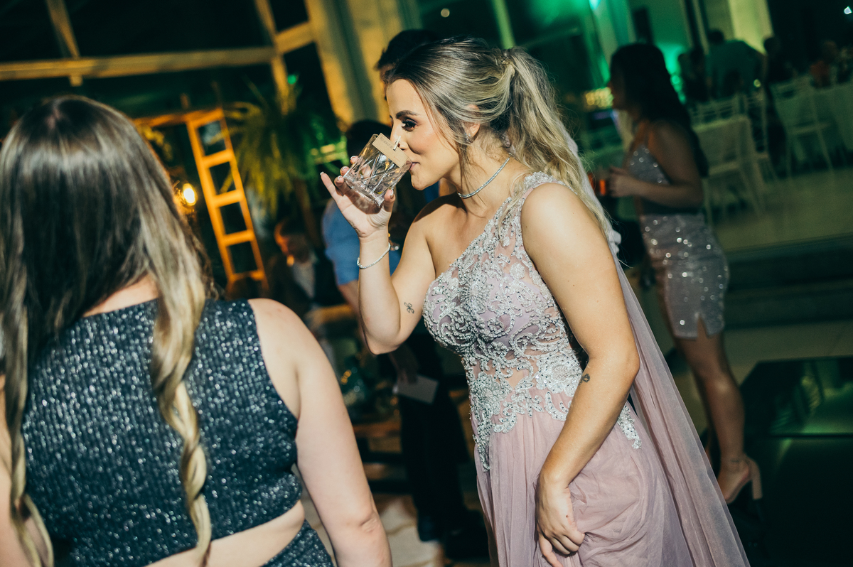 festa de formatura formanda em nutrição vestido de formatura  decoração de formatura Santorini Garden Vale dos Vinhedos daniela radavelli fotografia