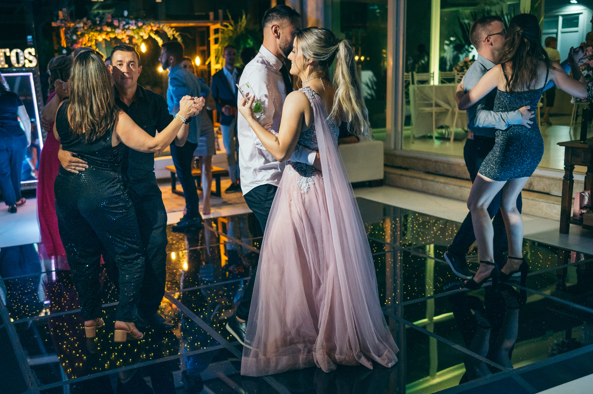 festa de formatura formanda em nutrição vestido de formatura  decoração de formatura Santorini Garden Vale dos Vinhedos daniela radavelli fotografia