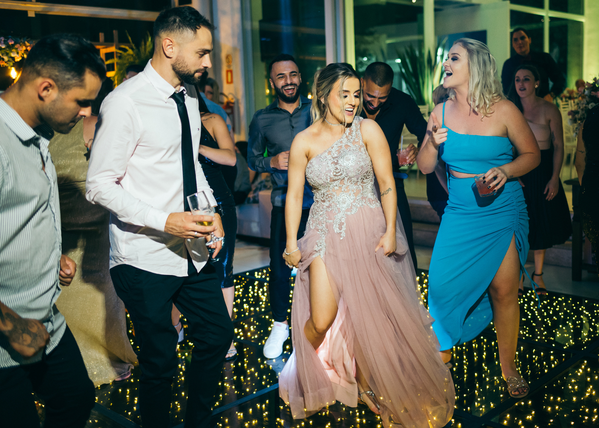 festa de formatura formanda em nutrição vestido de formatura  decoração de formatura Santorini Garden Vale dos Vinhedos daniela radavelli fotografia