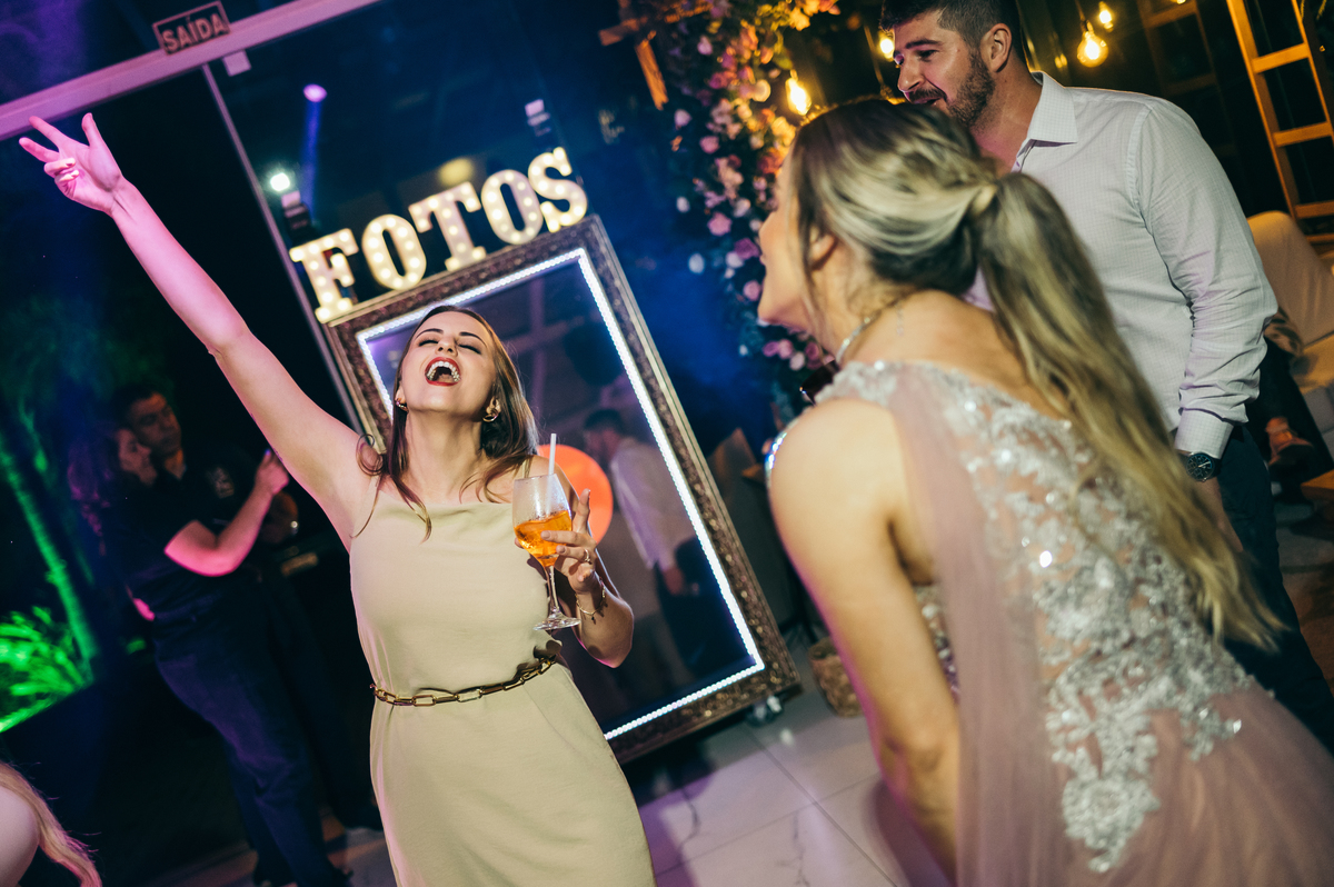 festa de formatura formanda em nutrição vestido de formatura  decoração de formatura Santorini Garden Vale dos Vinhedos daniela radavelli fotografia