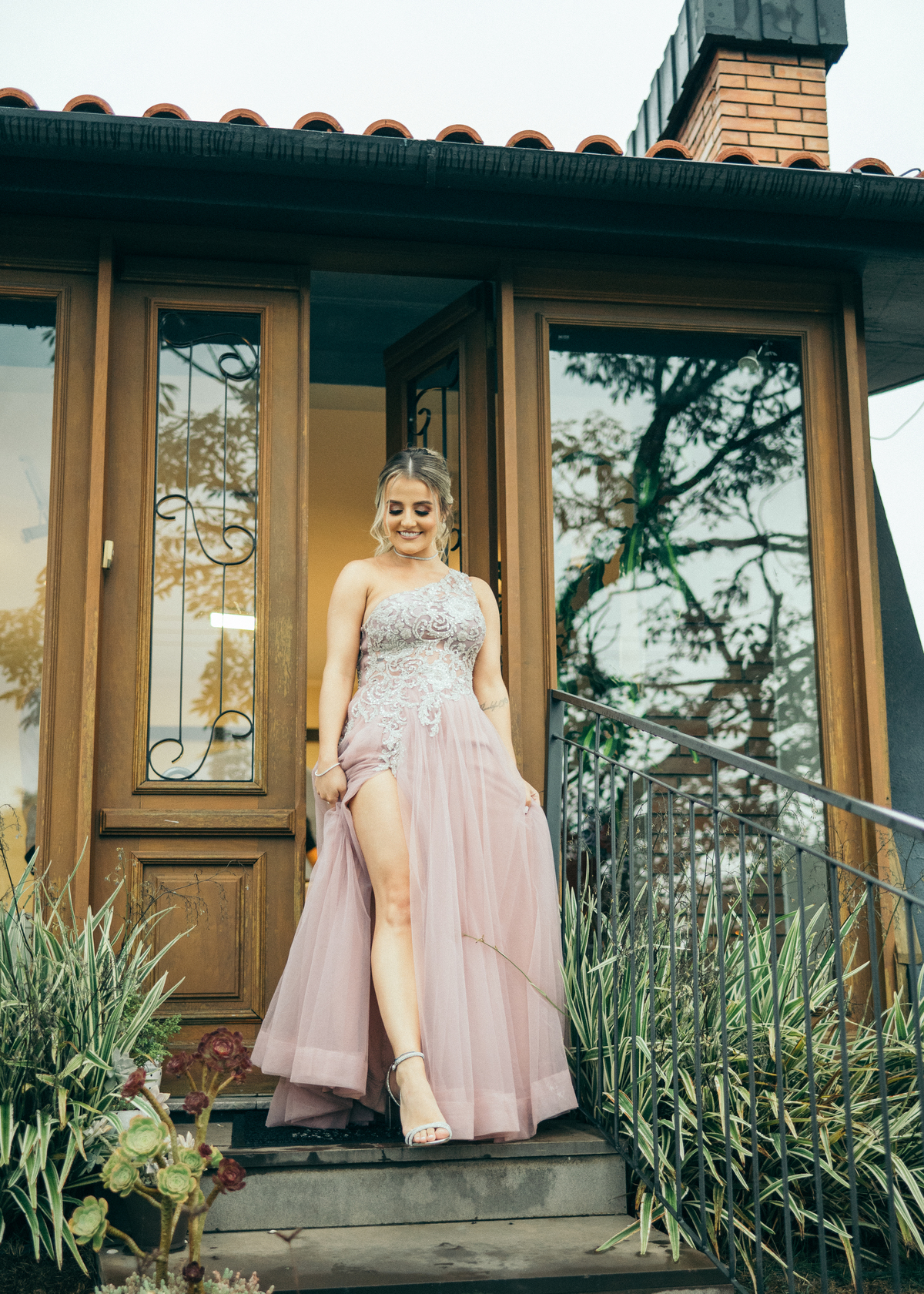 festa de formatura formanda em nutrição vestido de formatura  decoração de formatura Santorini Garden Vale dos Vinhedos daniela radavelli fotografia