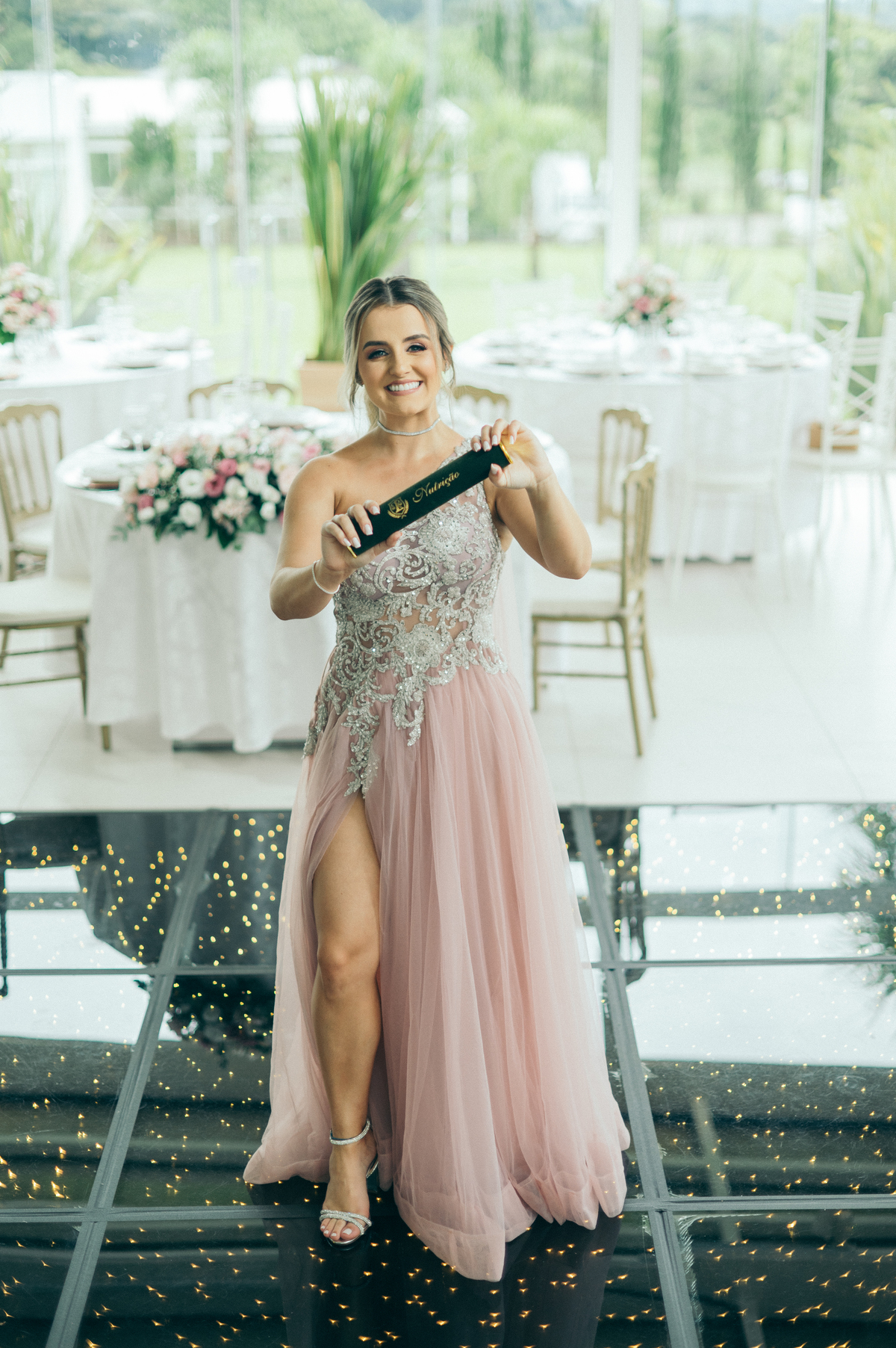 festa de formatura formanda em nutrição vestido de formatura  decoração de formatura Santorini Garden Vale dos Vinhedos daniela radavelli fotografia