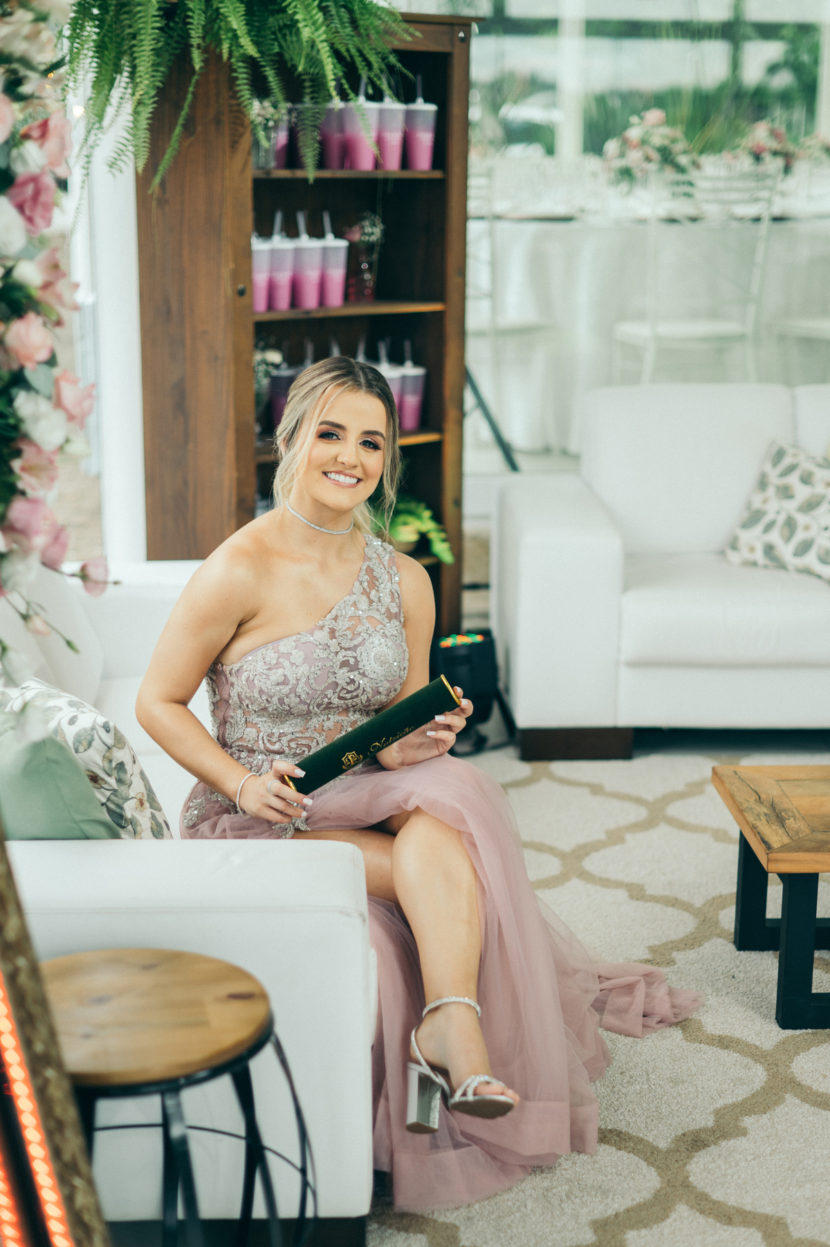 festa de formatura formanda em nutrição vestido de formatura  decoração de formatura Santorini Garden Vale dos Vinhedos daniela radavelli fotografia