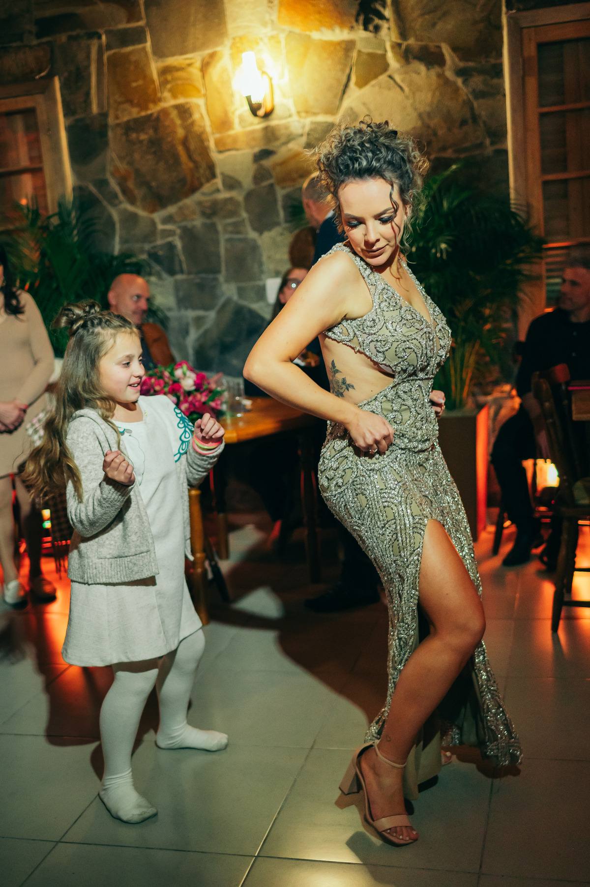 festa de formatura formanda em cosmetologia e estética vestido de formatura decoração de formatura Vinícola La Cantina daniela radavelli fotografia