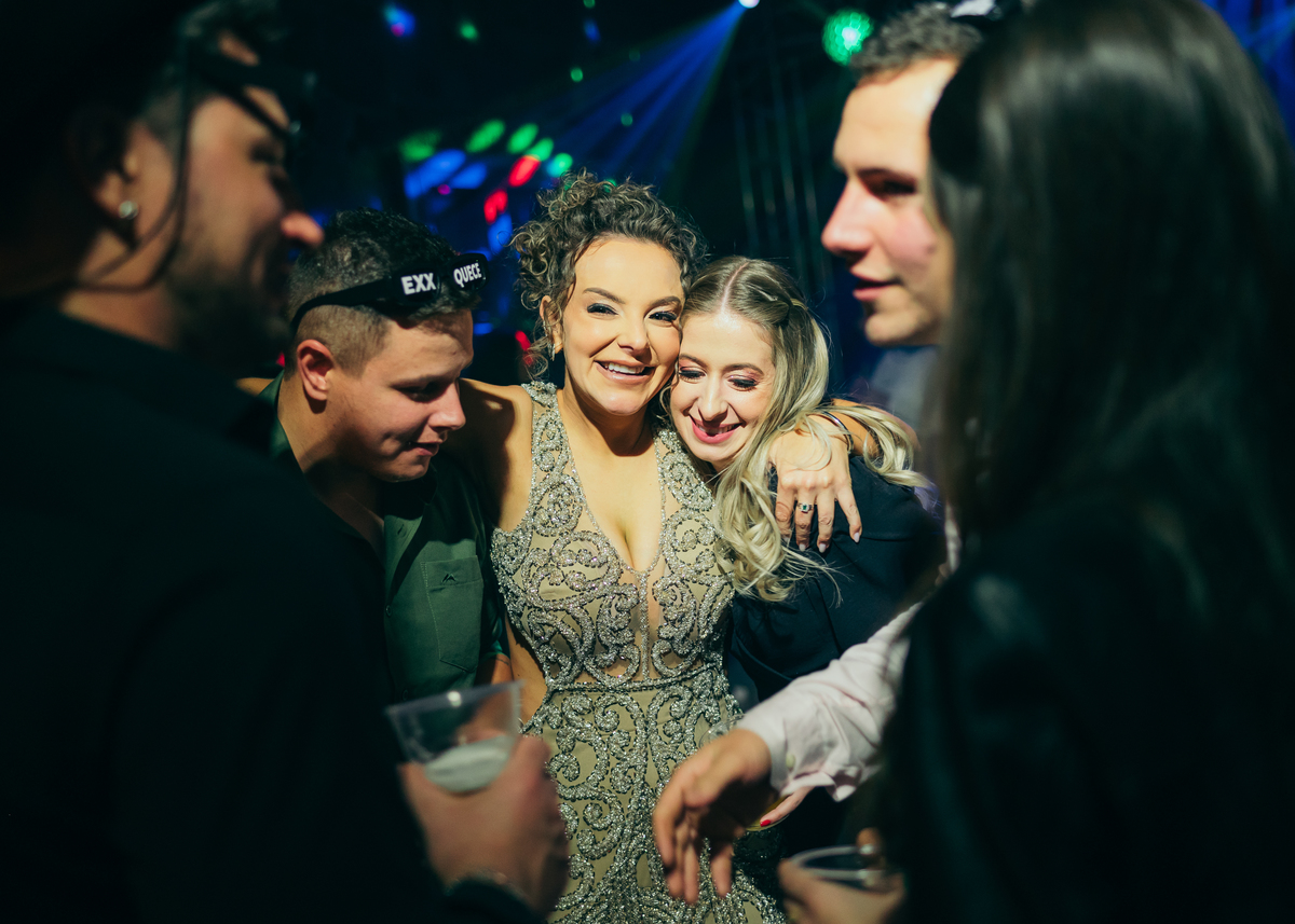 festa de formatura formanda em cosmetologia e estética vestido de formatura decoração de formatura Vinícola La Cantina daniela radavelli fotografia