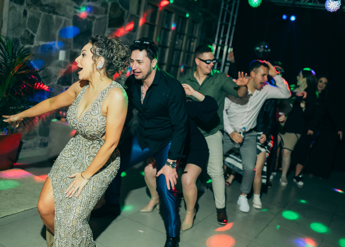 festa de formatura formanda em cosmetologia e estética vestido de formatura decoração de formatura Vinícola La Cantina daniela radavelli fotografia