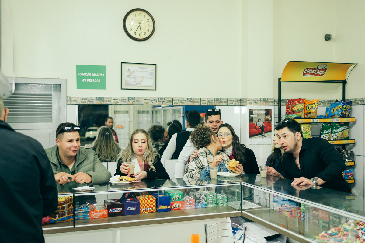 festa de formatura formanda em cosmetologia e estética vestido de formatura decoração de formatura Vinícola La Cantina daniela radavelli fotografia