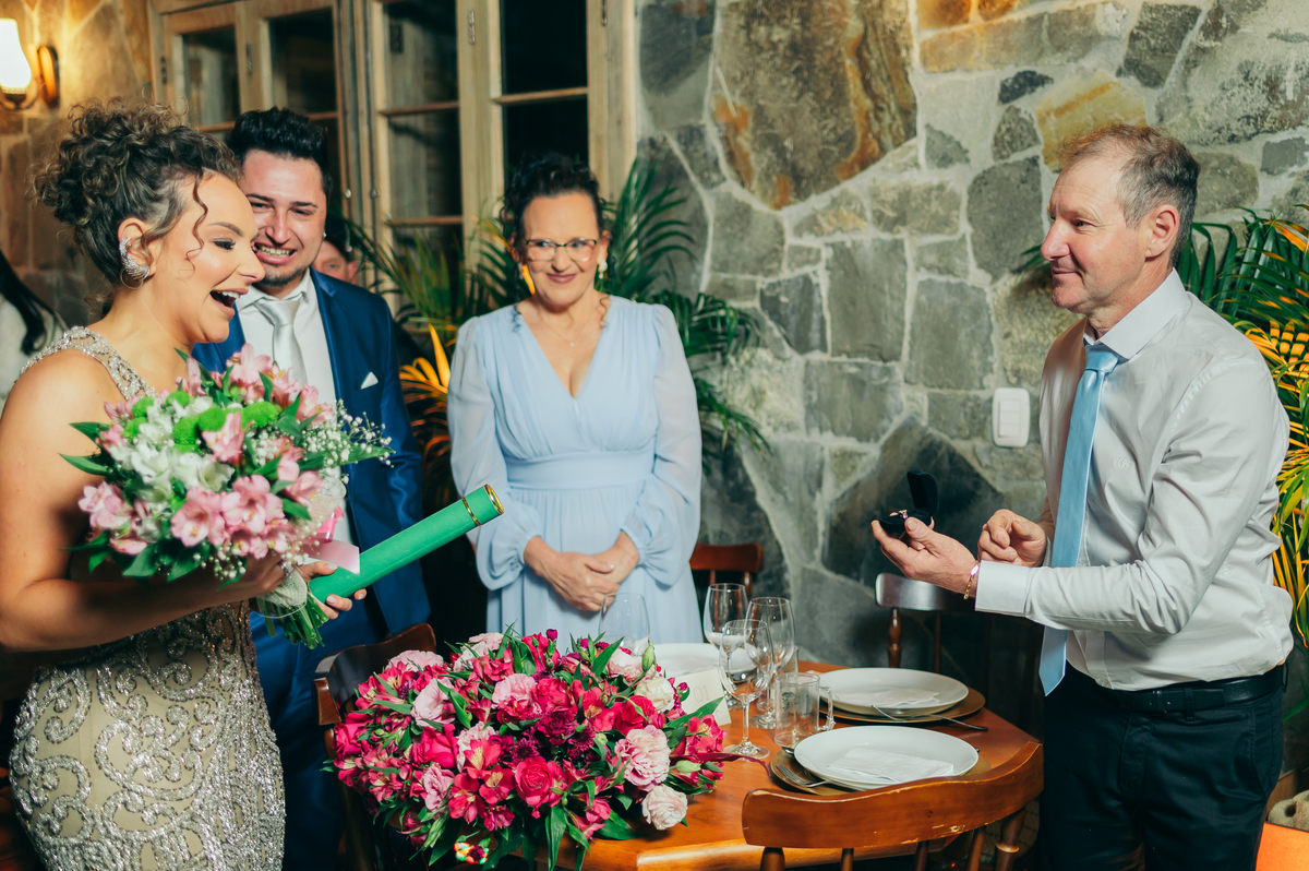 festa de formatura formanda em cosmetologia e estética vestido de formatura decoração de formatura Vinícola La Cantina daniela radavelli fotografia