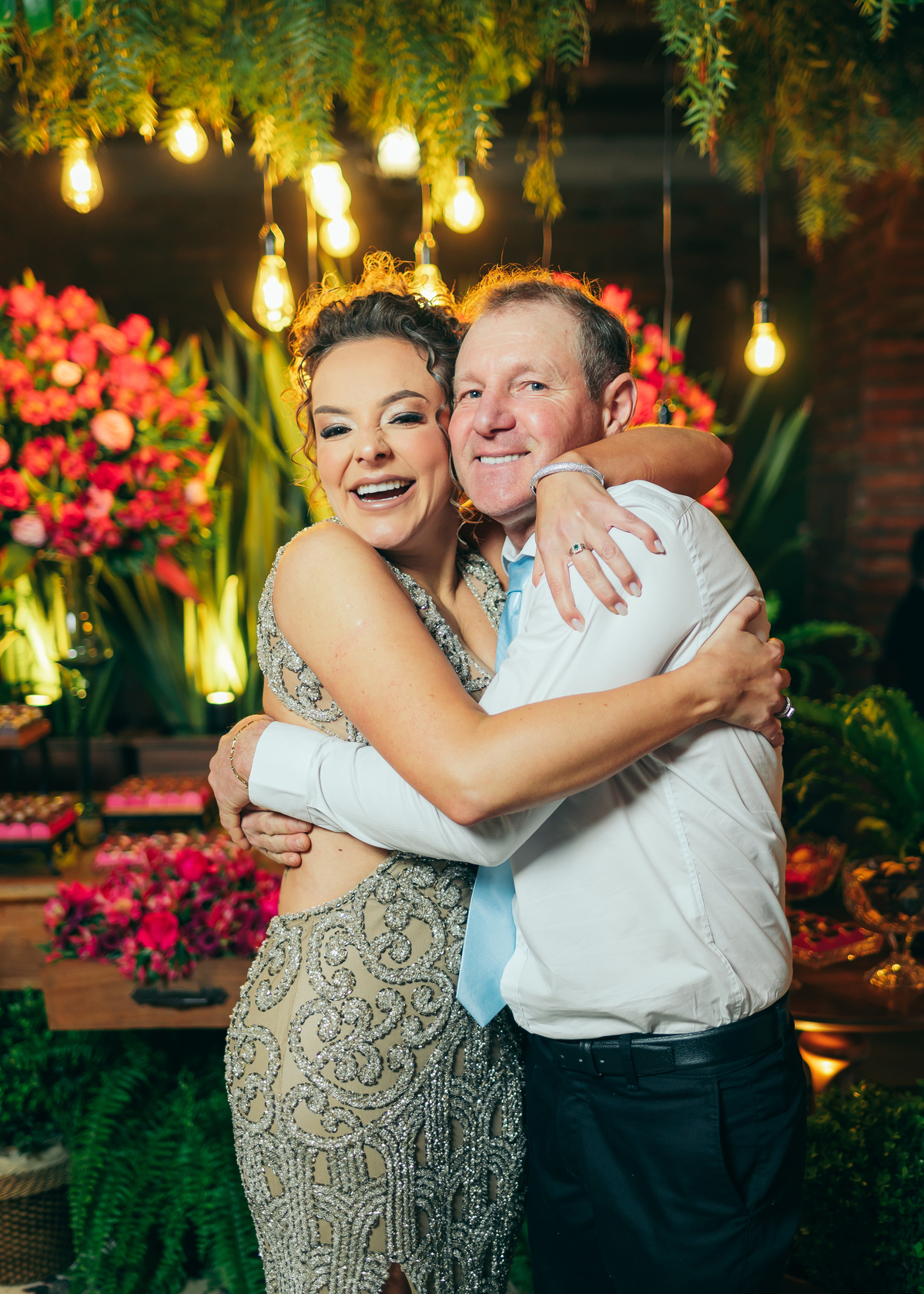 festa de formatura formanda em cosmetologia e estética vestido de formatura decoração de formatura Vinícola La Cantina daniela radavelli fotografia