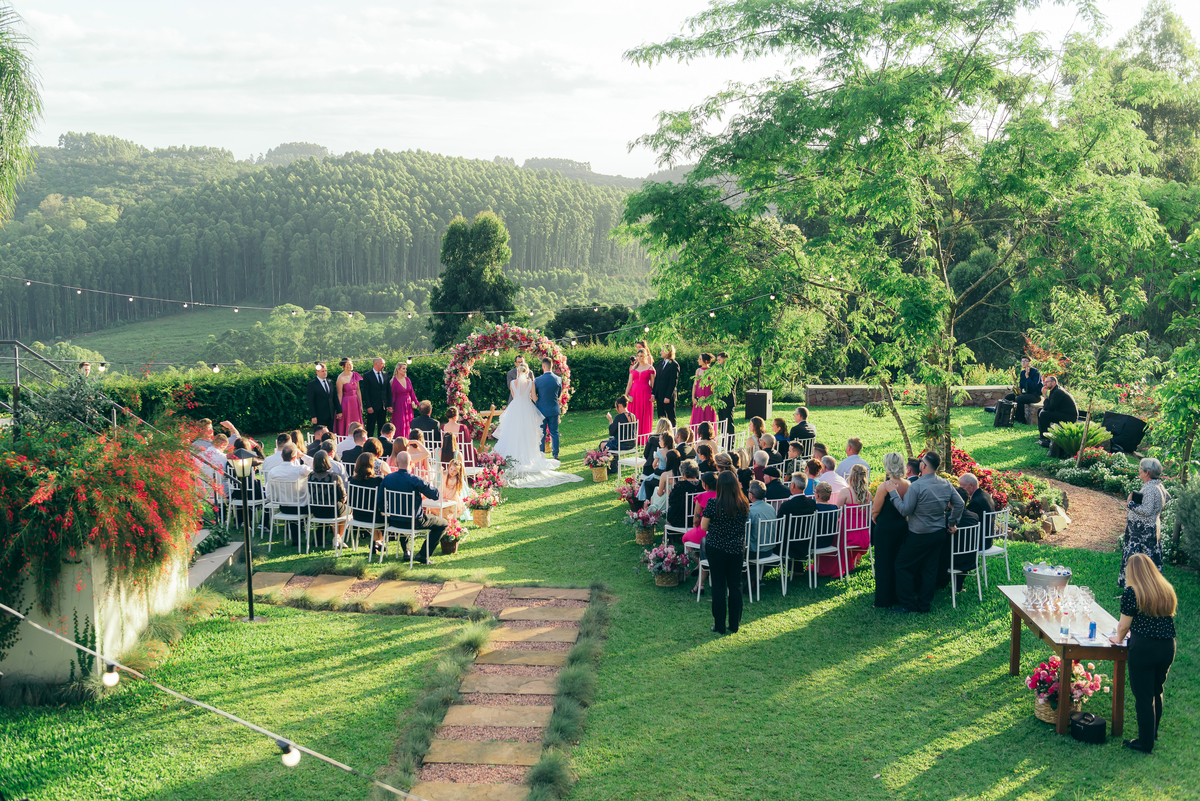 cerimonia externa casamento de dia daniela radavelli fotografia make de noiva cabelo de noiva La Casa Piemont Farroupilha 