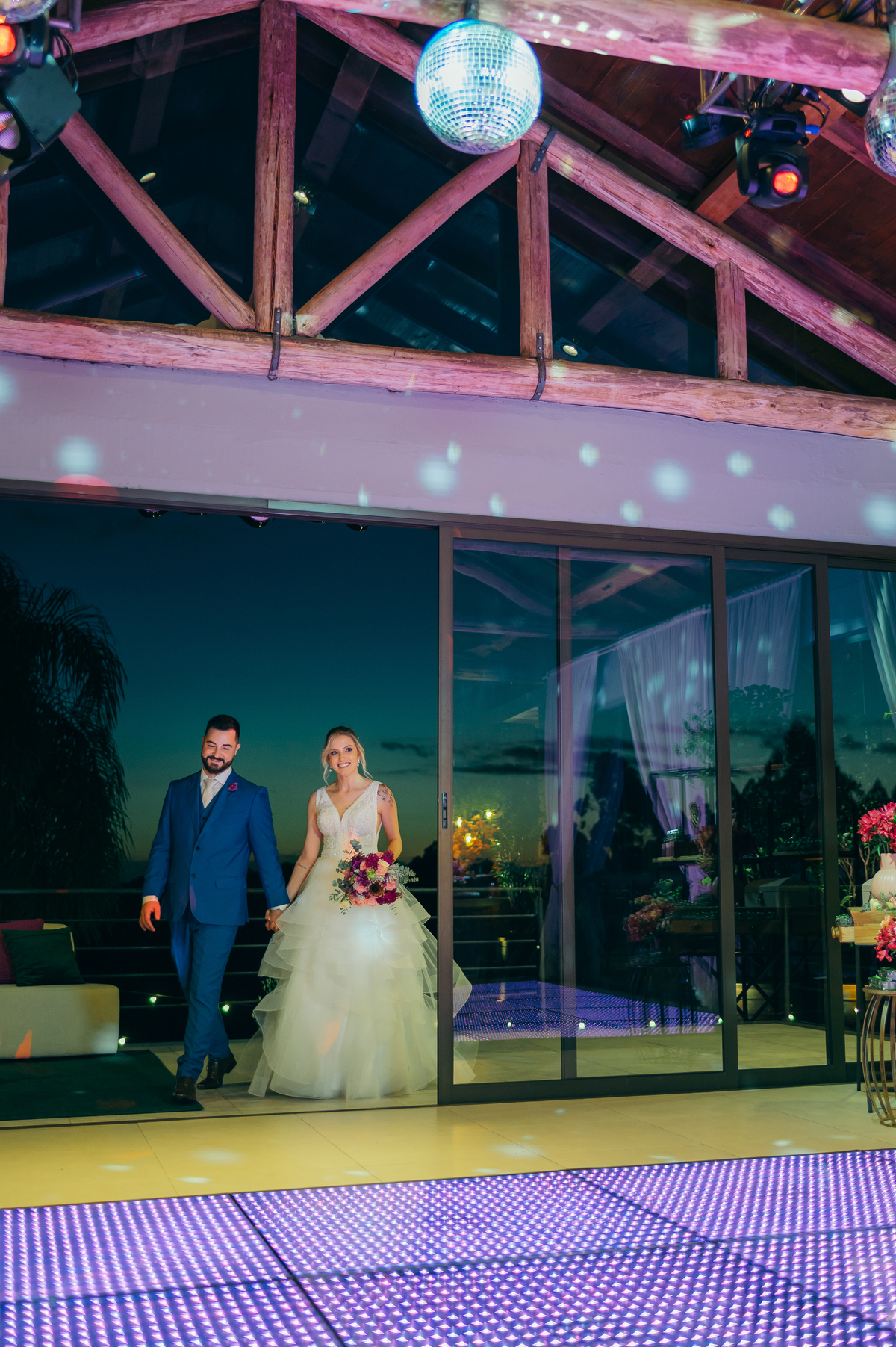 cerimonia externa casamento de dia daniela radavelli fotografia  La Casa Piemont Farroupilha 