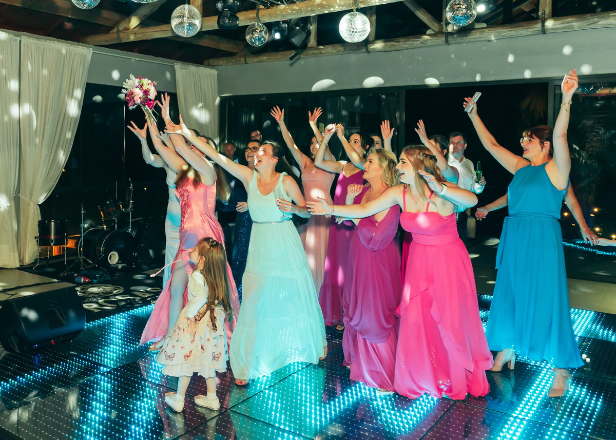 cerimonia externa casamento de dia daniela radavelli fotografia  La Casa Piemont Farroupilha 