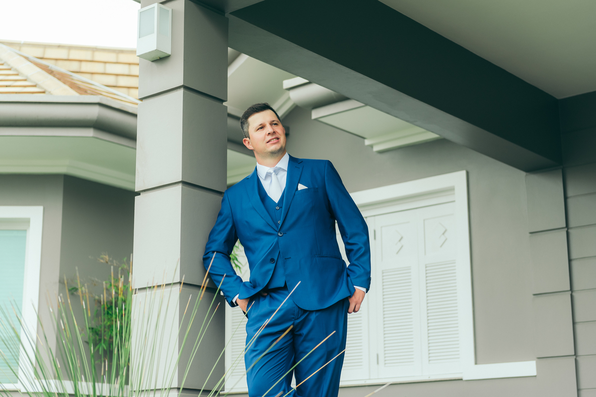 making of noivo casamento de dia daniela radavelli fotografia Santorini Garden Garibaldi