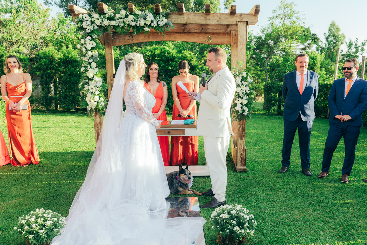 casamento de dia daniela radavelli fotografia make de noiva cabelo de noiva cerimônia externa Casa de Campo Canela 