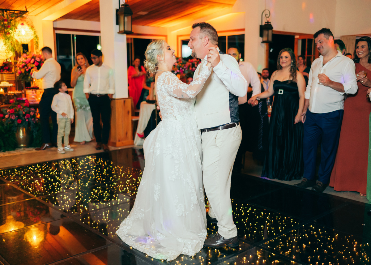 casamento de dia daniela radavelli fotografia make de noiva cabelo de noiva cerimônia externa Casa de Campo Canela 