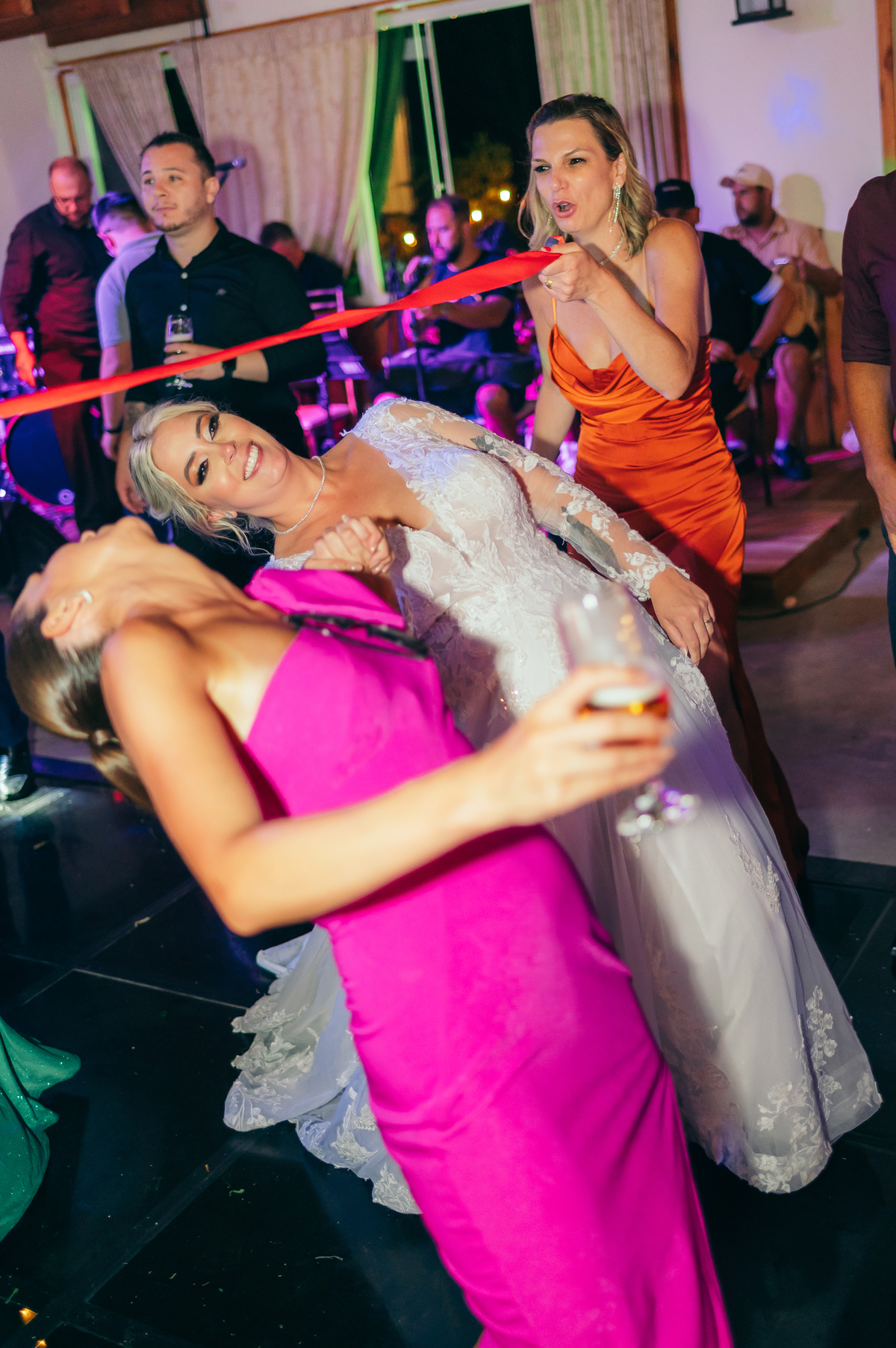 casamento de dia daniela radavelli fotografia make de noiva cabelo de noiva cerimônia externa Casa de Campo Canela 